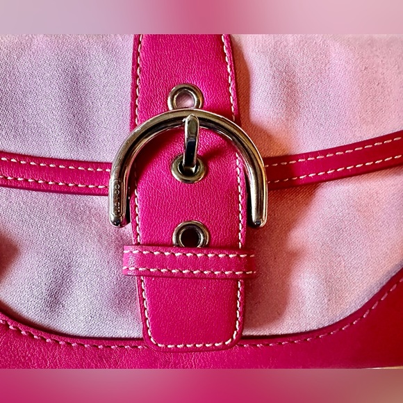 Coach Soho Pink Vintage Y2K Wristlet - RARE - Picture 2 of 14